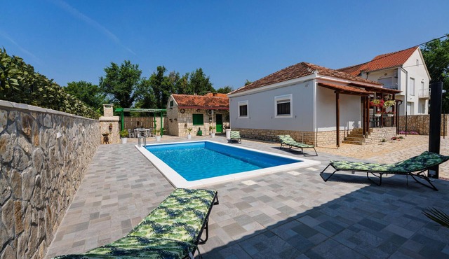 Pet friendly home in Benkovac