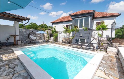 Pet Friendly Home In Danilo