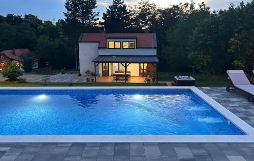 Pet Friendly Home In Durdevac