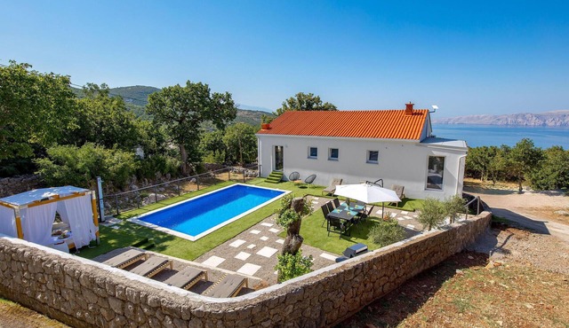 Pet friendly home in Klenovica