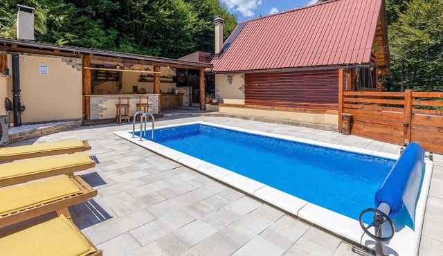 Pet friendly home in Plesce