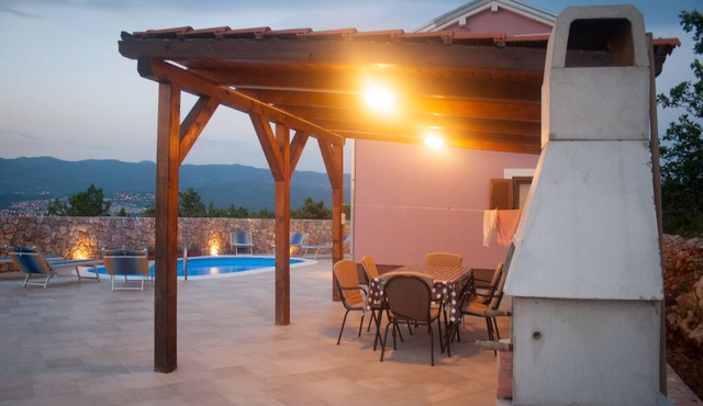 Pet friendly villa with private pool, 300 meters from beach in peacefull area