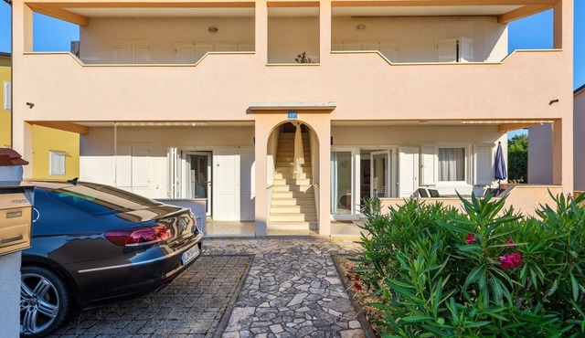 Picturesque apartment just 60 metres from the beach with sea views and private parking