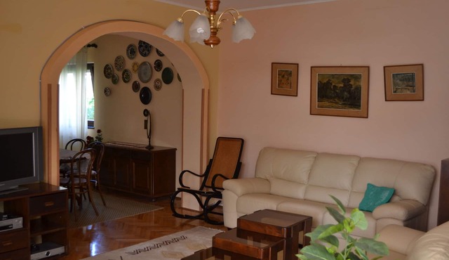 Pink apartment with two terraces, garden, a stone's throw from the beach