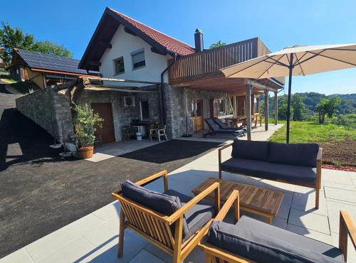 Pirman Vineyard Cottage in Skocjan