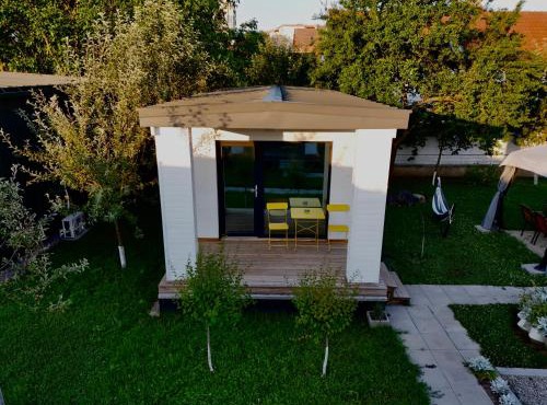 Pixel - Tiny Village in Targu Secuiesc