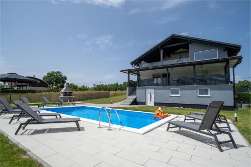 Plum house - villa with pool