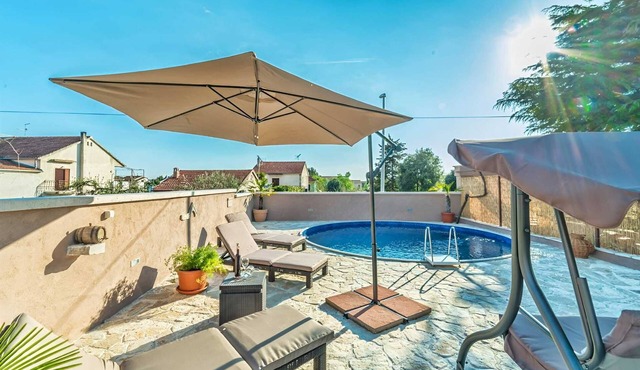 Pool apartment Bakija 1