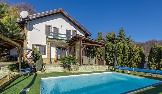Pool House Milk And Honey, Novi Marof, Croatia