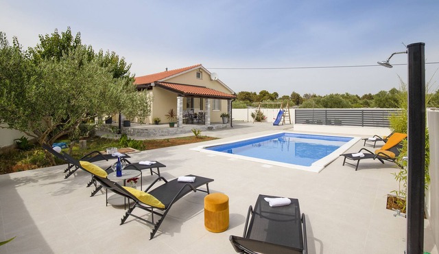 Pool Villa Divna, Vodice, Croatia