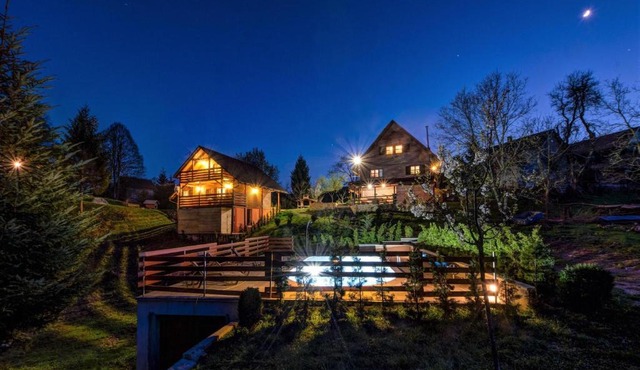 Pool & Wellness Twin Chalets Zavrh