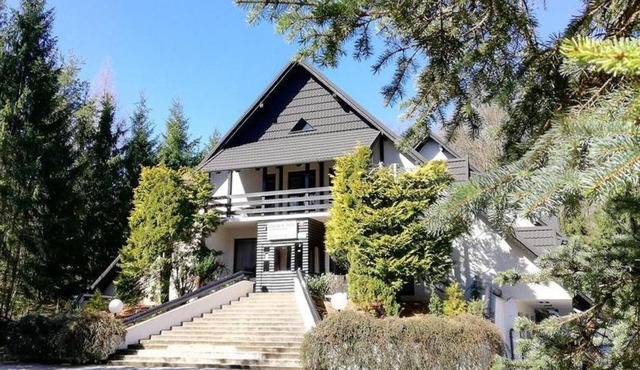 Prenočišča MRAZ* Classic Single Room, Private Bathroom, Balcony, Hills view in Velenje