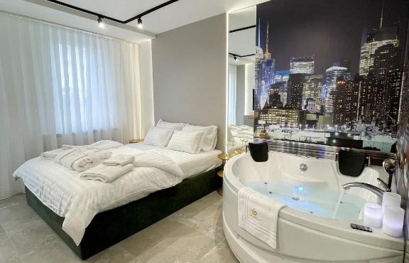 President Lux Apartment in Pale