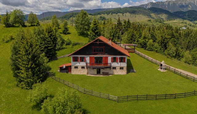 Private Hilltop Villa with Panoramic Bucegi & Piatra Craiului Views | Sleeps 10 in Fundata/Bran