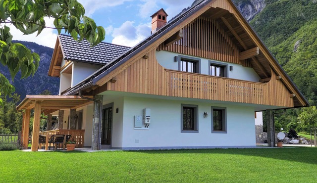 Privillage Stare | Luxury Alpine Villa by Lake Bohinj | Fireplace & Whirlpool in Ukanc
