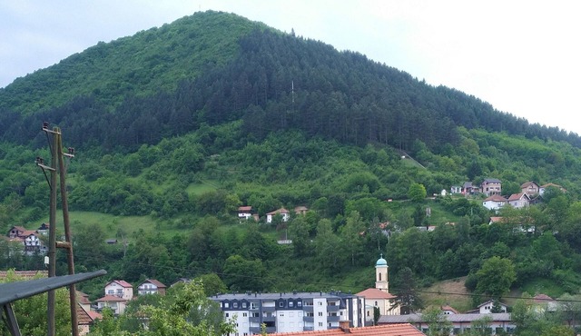 Pyramid View Lodge: View of the Pyramid of the Sun in Visoco, Bosnia-Herzegovina in Visoko