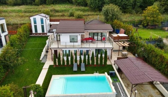 RAX Panoramic House in Feleacu