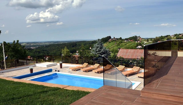 Relaxation with pool and wellness in nature below Mount Ivančica