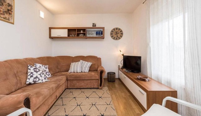 Relaxing Bisko Retreat with Outdoor Pool, Furnished Terrace and BBQ - Four Bedroom Holiday Home
