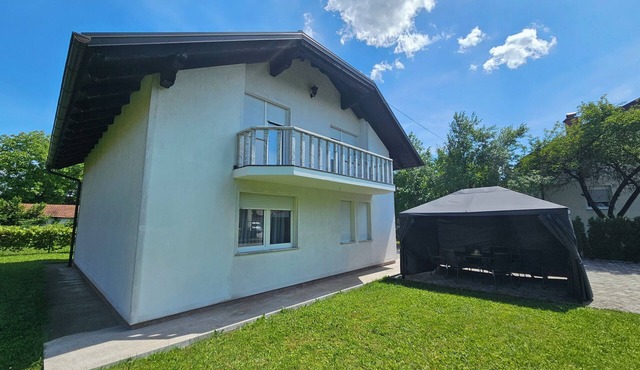 Relaxing Holiday Villa in Bihać – Private, Clean & Fully Equipped in Bihać