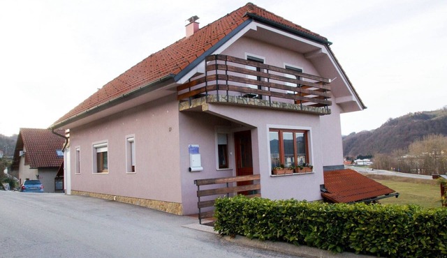 Relaxing Retreat with Hot Tub in Sevnica - Three Bedroom Apartment in Sevnica