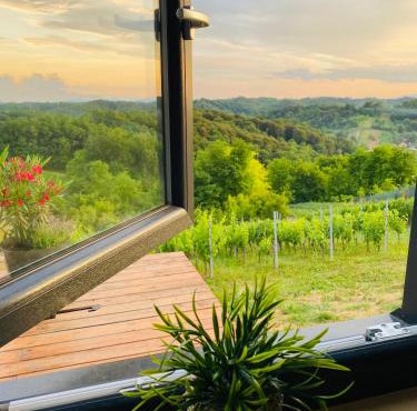 Relaxing Tiny House with a beautiful view over the hills in Zagorje