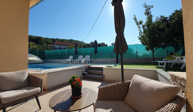 Rental home Ružić -all year open heated pool with anti-allergy system