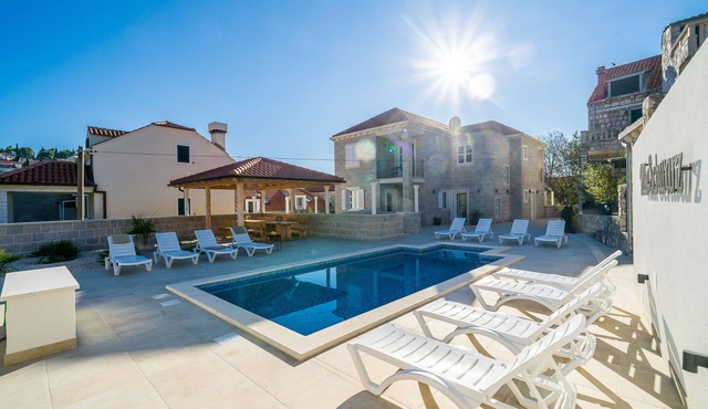 Residence & Pool Villa Schwarz Suites - Standard Studio Apartment