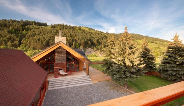 Resort Poiana Brazilor Csango Wellness in Valea Rece