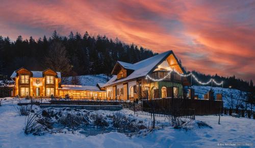 Rita Art Chalet Voronet in Voroneţ