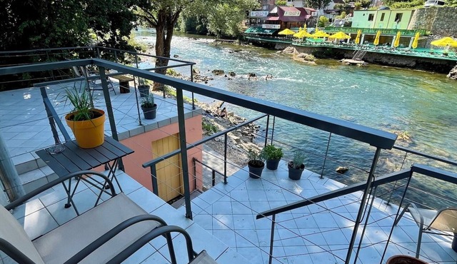 Riverside 2-bedroom house with private terraces and stunning views in Banja Luka in Banja Luka