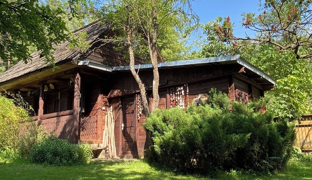 Romantic wooden house in the midst of a magnificent cultural landscape in the Maramures in Viseu de Sus