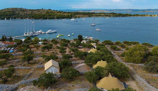 Room 7 - Perfect Glamping for people who want more!