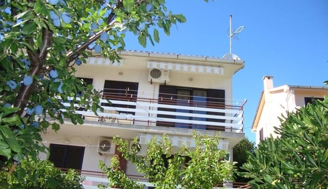 Room in Cres with Seaview, Balcony, Air condition, WIFI (4249-6)