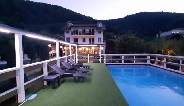 Rooms and Apartments Neron / Triple room 4 in Bihac