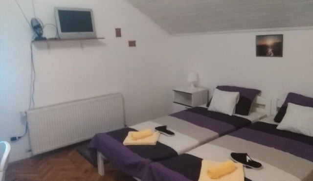 Rooms MiLa - Two Bedroom with Bathroom