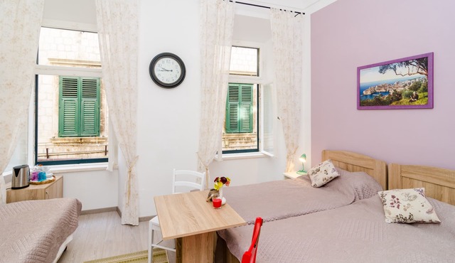 Rooms Tezoro- Triple Room with City View (S3) - B3 in Dubrovnik
