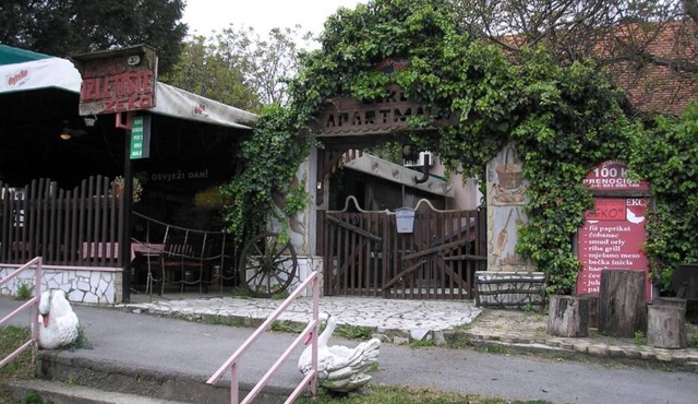 Rooms Zeko - Comfort Double Room with Terrace and Kitchenette