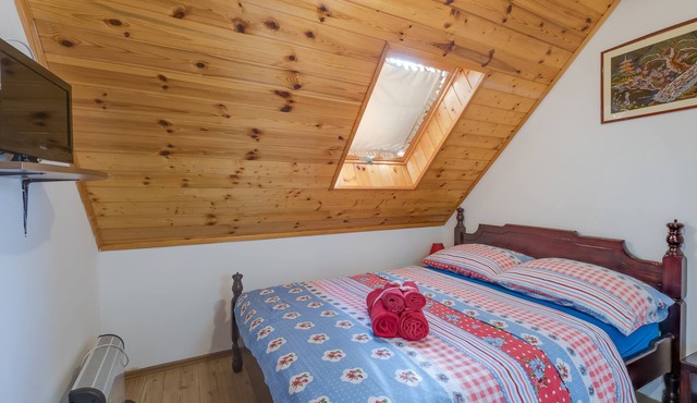 Rustic Cottage With Heated Pool, Velika Buna, Croatia