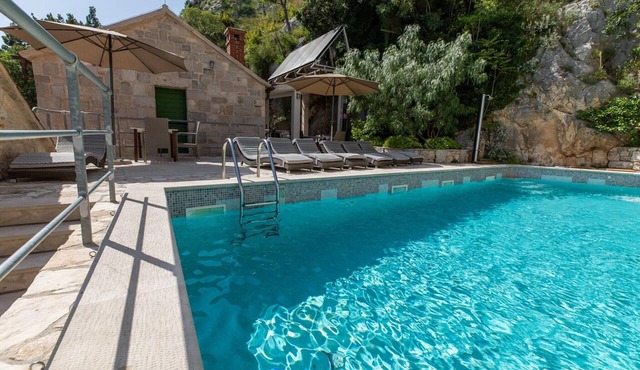 Rustic, Modern Villa with pool