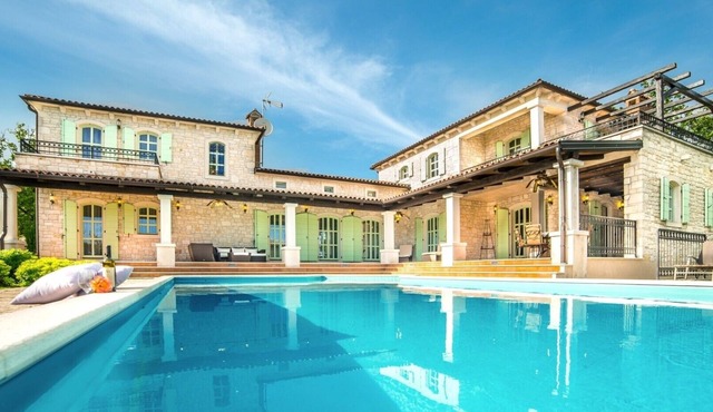 Rustic Villa Romana with pool and sauna in Barat