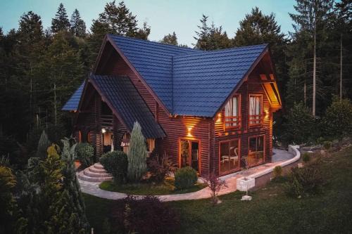 Rustic Wood Villa in Liban