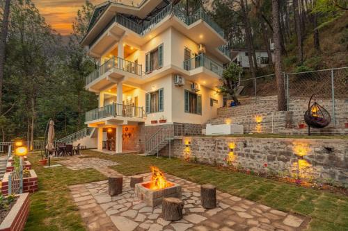 SaffronStays Naaz in Kasauli
