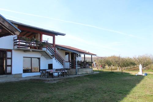 Salaš Belo Brdo in Čerević