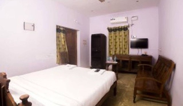 Saral Resort - Near Serenity Beach and Auroville Beach in Periyamudaliyar Chavadi