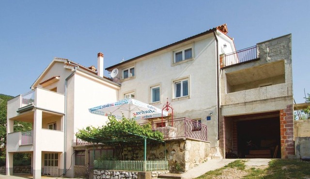 Scenic Seafront Brsec Apartment - Three Bedroom Apartment with Terrace