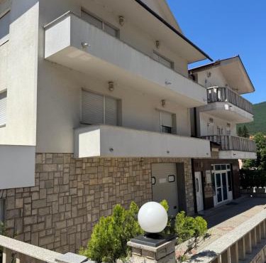 Sceta in Ivišovo Greblje