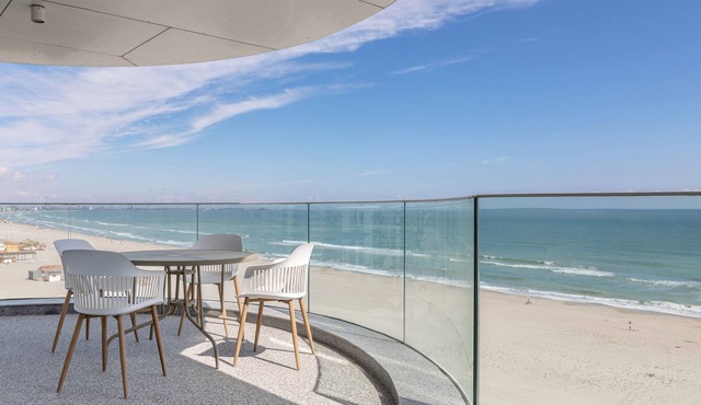 Sea View 2 bedroom Apartament located in Mamaia Nord in Constanța