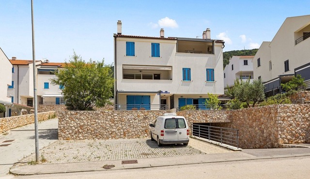 Sea view vacation apartment in Cres