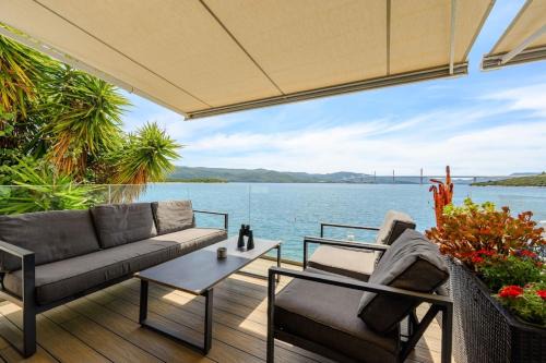 Seafront Villa Why Not in Klek